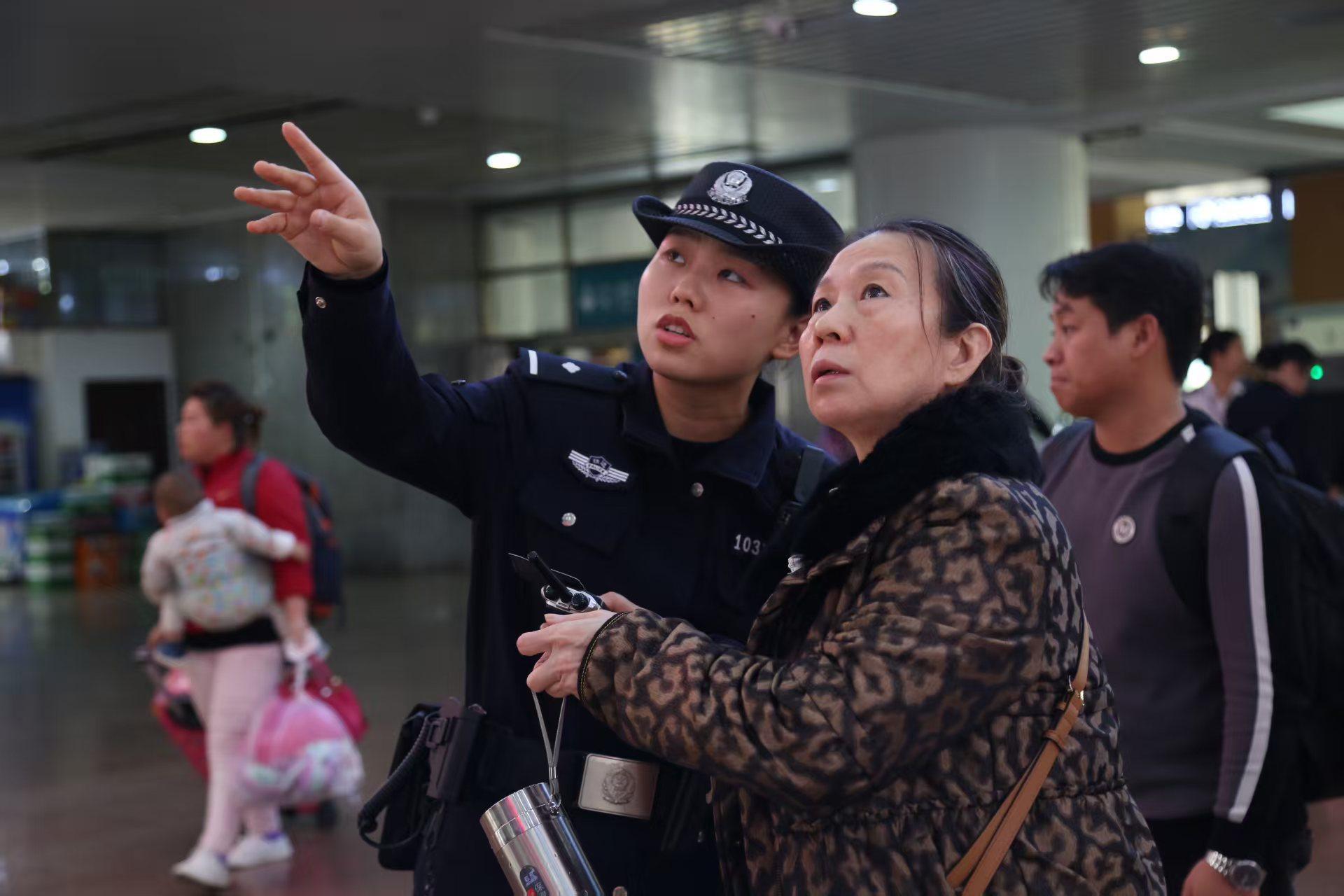 北海站派出所：“候鳥(niǎo)”警務(wù)提質(zhì)增效 精準(zhǔn)護(hù)航“南飛”旅客